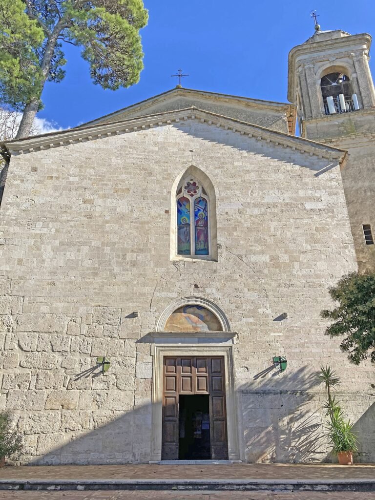 Facciata e campanile della chiesa di San Gemine a San Gemini