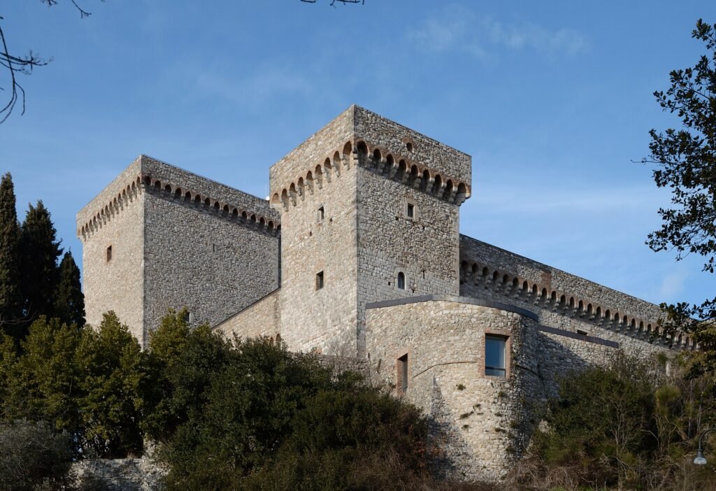 La Rocca Albornoz sulla cima del colle di Narni